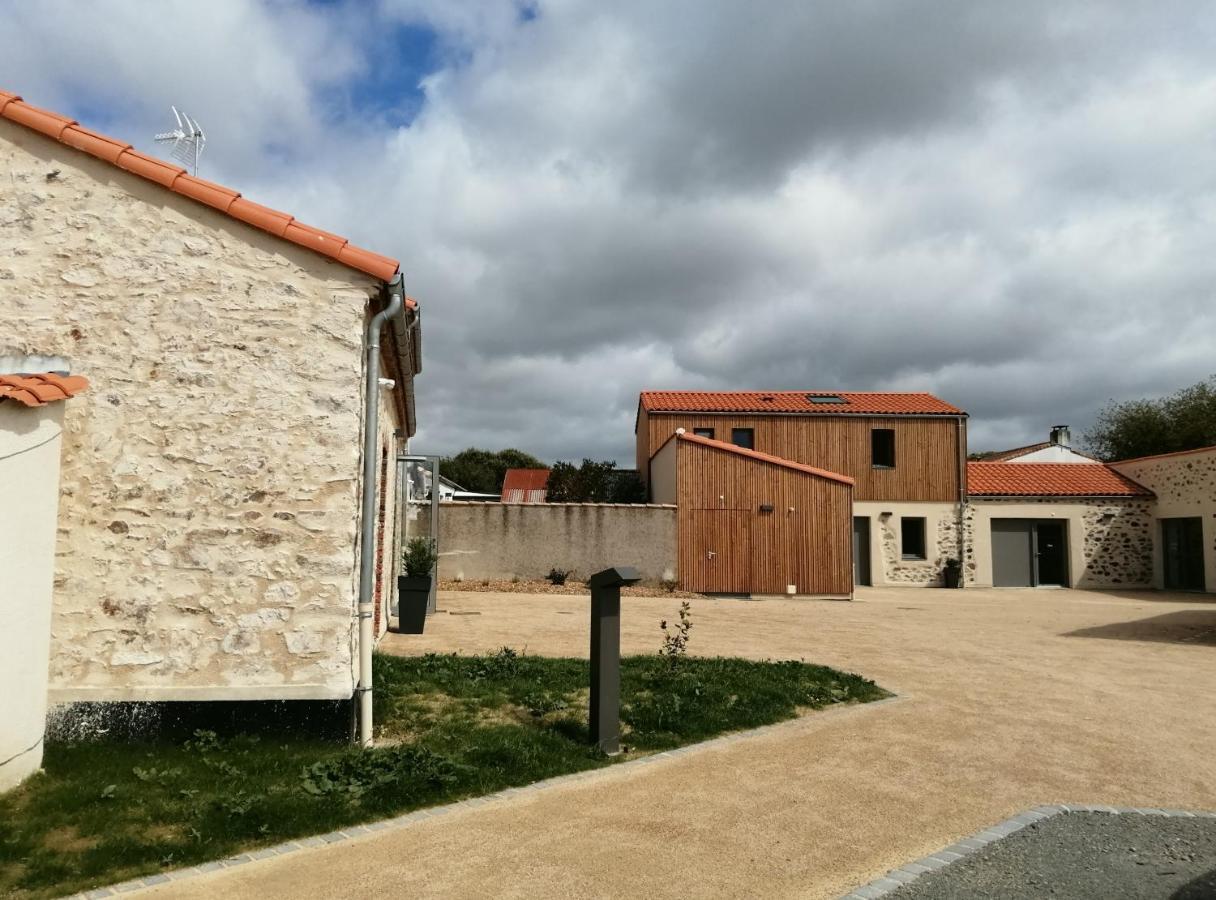 La Borderie - Maison Des Randonnees - Gite Etape - Gite De Groupe Vairé Værelse billede