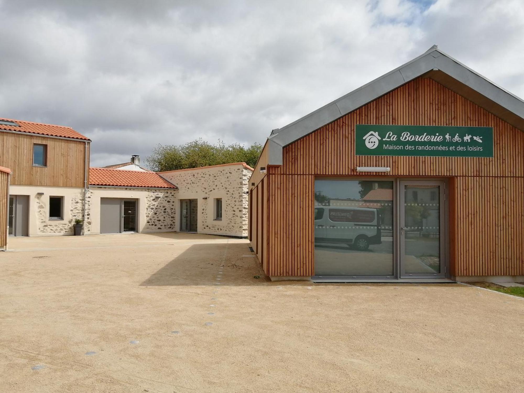 La Borderie - Maison Des Randonnees - Gite Etape - Gite De Groupe Vairé Værelse billede